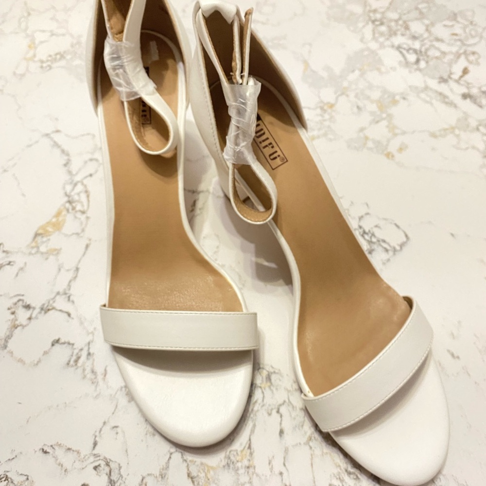 White Heels Elegant Slingback Design